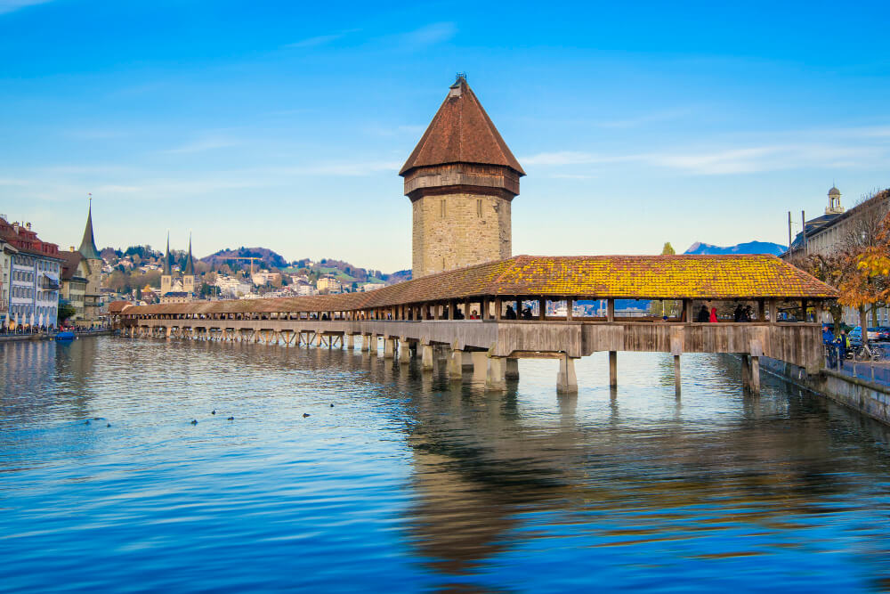 Kapellbrücke in Luzern: Ein beliebtes Ziel für Auswanderer und Touristen